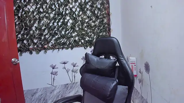 Sarahbrowm  online show from September 13, 6:29 pm