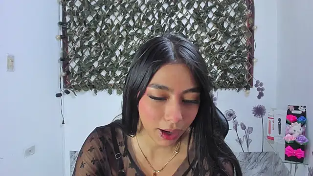 Sarahbrowm  online show from October 21, 7:03 pm