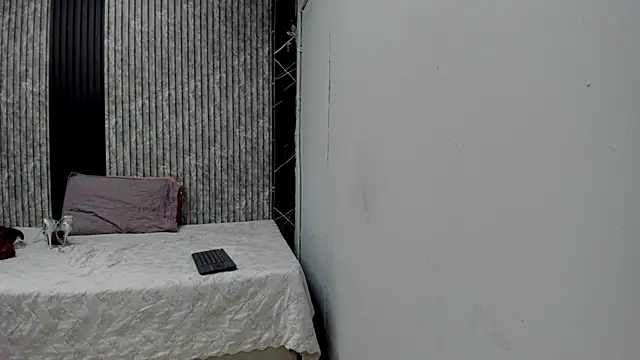 Andrew Taylor09 online show from November 15, 9:00 pm