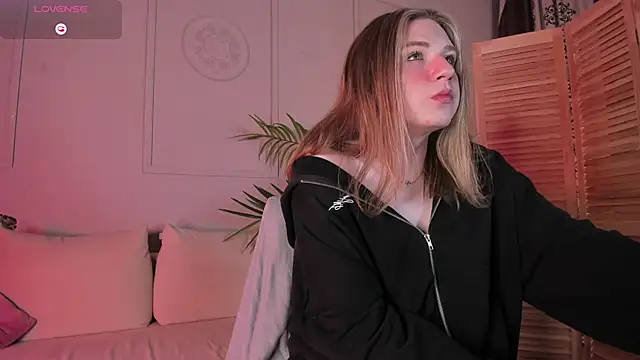 Snapshot of Jes_Solar chatting on March 18, 3:20 am Jes Solar online show from March 18, 3:20 am