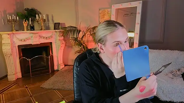 Snapshot of Jes_Solar chatting on September 10, 11:10 am Jes Solar online show from September 10, 11:10 am