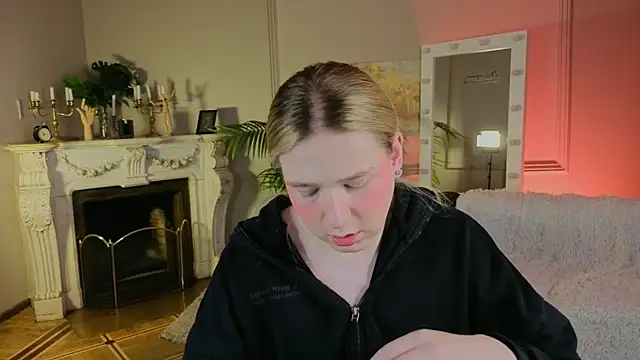 Snapshot of Jes_Solar chatting on October 2, 11:39 am Jes Solar online show from October 2, 11:39 am