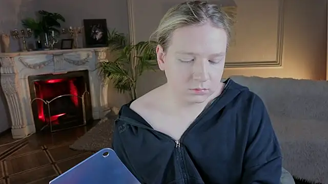 Snapshot of Jes_Solar chatting on November 15, 10:15 pm Jes Solar online show from November 15, 10:15 pm