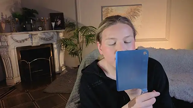 Snapshot of Jes_Solar chatting on November 22, 9:03 pm Jes Solar online show from November 22, 9:03 pm