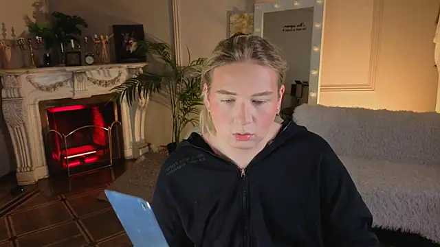 Snapshot of Jes_Solar chatting on November 29, 10:13 pm Jes Solar online show from November 29, 10:13 pm