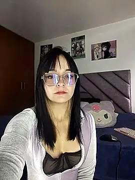 KARINNA  RAVEN online show from October 5, 4:27 pm