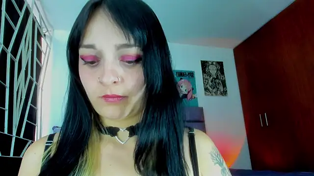 KARINNA  RAVEN online show from October 20, 10:10 pm