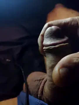 Snapshot of evi42 chatting on November 10, 9:47 pm evi42 online show from November 10, 9:47 pm