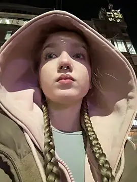 bambi lu online show from October 21, 4:30 pm