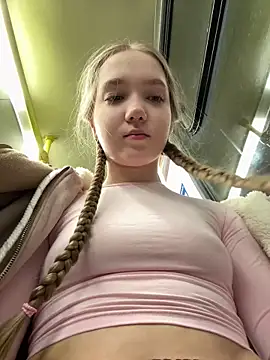 bambi lu online show from November 28, 6:10 pm