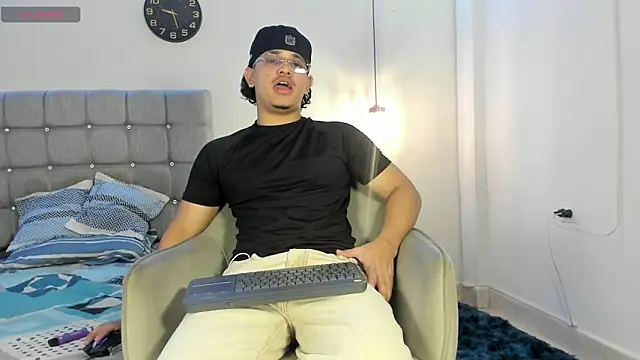 samxx muscle online show from November 15, 1:40 pm