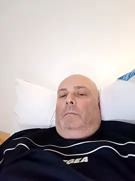 Alexis Bull online show from March 19, 2:46 pm