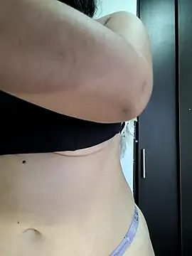 Snapshot of Yuli_Mars chatting on October 2, 10:28 pm Yuli Mars online show from October 2, 10:28 pm