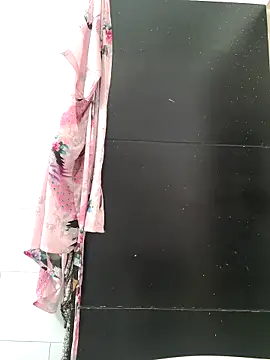 Snapshot of Yuli_Mars chatting on October 31, 3:57 pm Yuli Mars online show from October 31, 3:57 pm