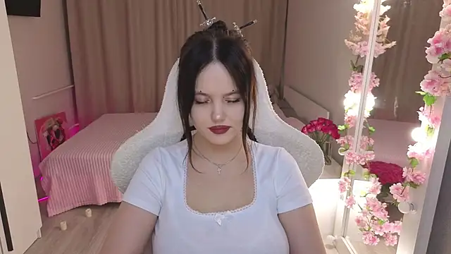 Snapshot of Betty__Davvis chatting on October 25, 2:13 pm Betty Davvis online show from October 25, 2:13 pm