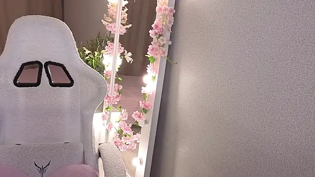 Snapshot of Betty__Davvis chatting on November 17, 2:12 pm Betty Davvis online show from November 17, 2:12 pm