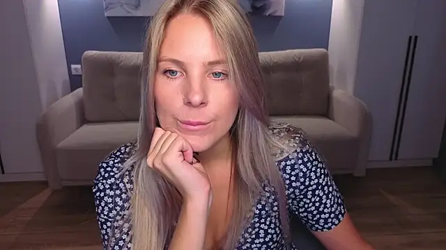 MelanieBennett online show from October 14, 1:12 pm