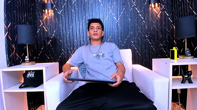 Matt Ruso online show from November 29, 3:31 am