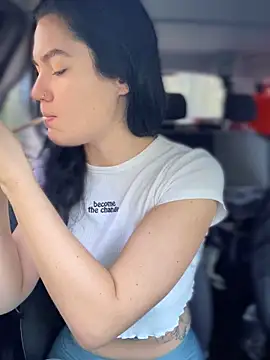 MeekyRich online show from September 18, 3:30 am