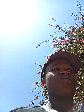 Snapshot of Thenaughtyboy360 chatting on September 18, 9:55 am Thenaughtyboy360 online show from September 18, 9:55 am