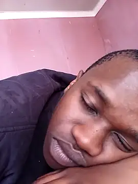 Snapshot of Thenaughtyboy360 chatting on October 19, 10:05 am Thenaughtyboy360 online show from October 19, 10:05 am