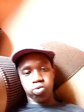 Snapshot of Thenaughtyboy360 chatting on December 16, 11:48 am Thenaughtyboy360 online show from December 16, 11:48 am