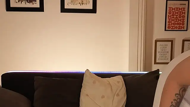 CarrieBradshaww online show from November 23, 3:12 pm