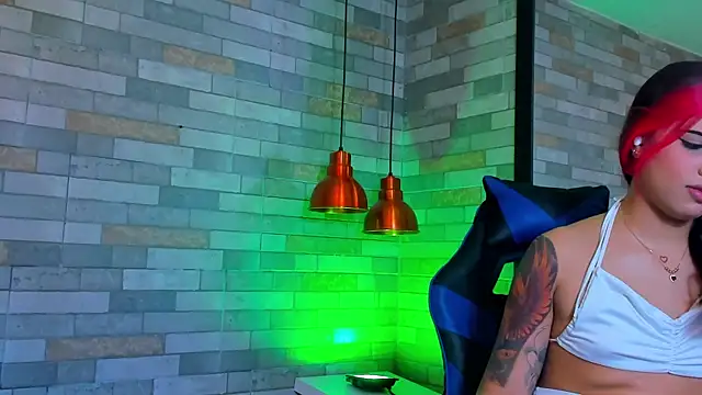 Snapshot of DixyPalmer chatting on September 21, 7:37 pm DixyPalmer online show from September 21, 7:37 pm