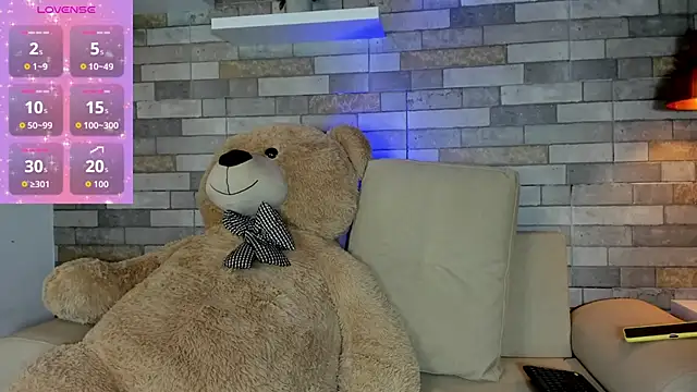 Snapshot of DixyPalmer chatting on November 6, 7:37 pm DixyPalmer online show from November 6, 7:37 pm