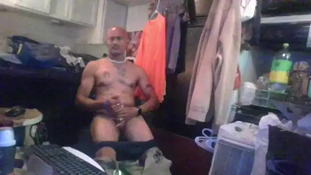 badboy2u2025 online show from November 17, 11:21 pm