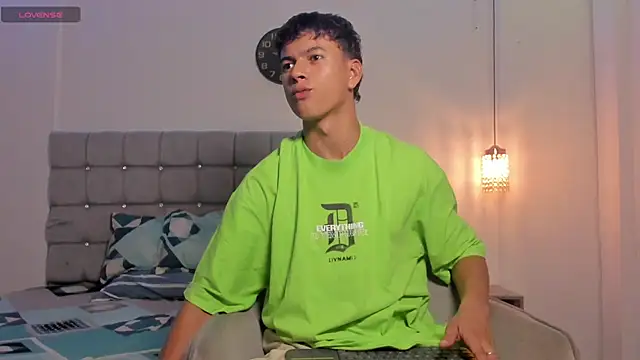 Santy Stump online show from November 14, 9:13 pm