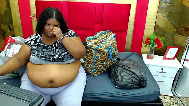 Snapshot of Exoticbigmandy chatting on January 30, 8:21 pm Exoticbigmandy online show from January 30, 8:21 pm