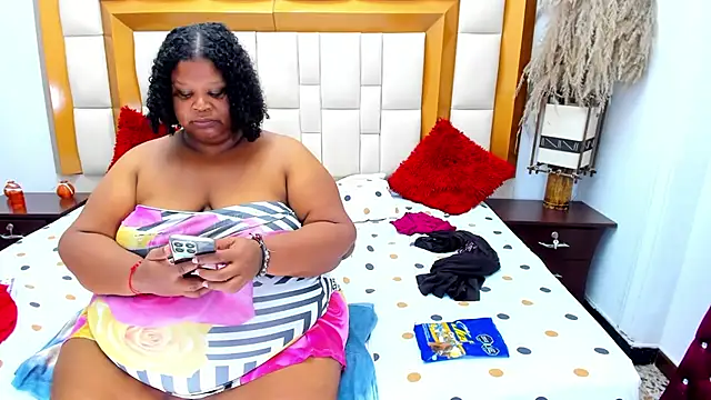 Snapshot of Exoticbigmandy chatting on March 8, 5:33 pm Exoticbigmandy online show from March 8, 5:33 pm