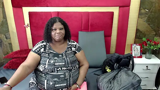 Snapshot of Exoticbigmandy chatting on October 16, 8:54 pm Exoticbigmandy online show from October 16, 8:54 pm