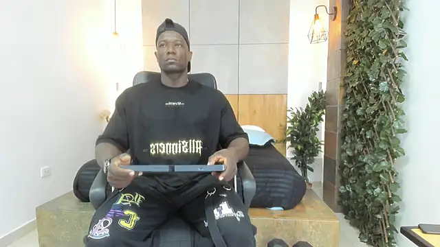 Snapshot of MarcusBlack_ chatting on September 29, 1:16 pm MarcusBlack online show from September 29, 1:16 pm