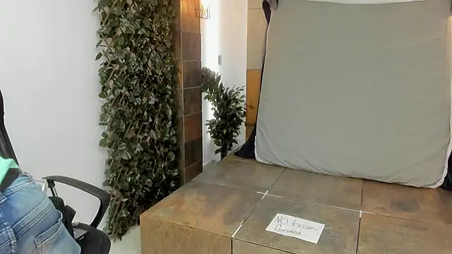 Snapshot of MarcusBlack_ chatting on October 1, 11:49 am MarcusBlack online show from October 1, 11:49 am