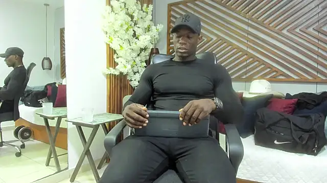 Snapshot of MarcusBlack_ chatting on October 17, 11:57 am MarcusBlack online show from October 17, 11:57 am