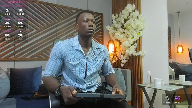 Snapshot of MarcusBlack_ chatting on October 28, 11:36 am MarcusBlack online show from October 28, 11:36 am