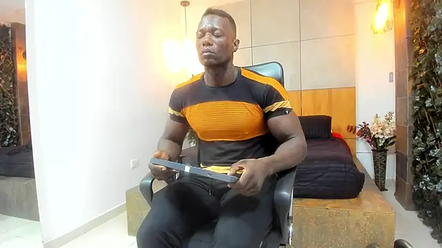 Snapshot of MarcusBlack_ chatting on November 7, 10:26 am MarcusBlack online show from November 7, 10:26 am