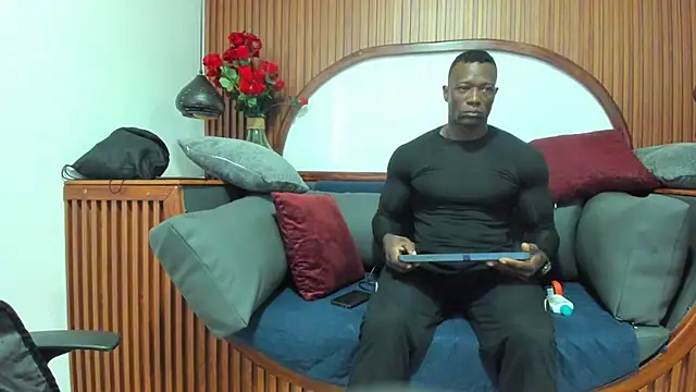 Snapshot of MarcusBlack_ chatting on November 21, 11:53 am MarcusBlack online show from November 21, 11:53 am