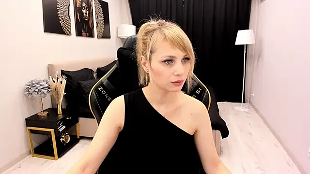 LindaSandy 1 online show from November 8, 9:09 am