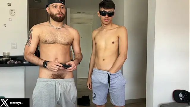 Snapshot of zoneboys chatting on September 25, 9:18 pm zoneboys online show from September 25, 9:18 pm