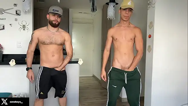 Snapshot of zoneboys chatting on October 8, 9:23 pm zoneboys online show from October 8, 9:23 pm