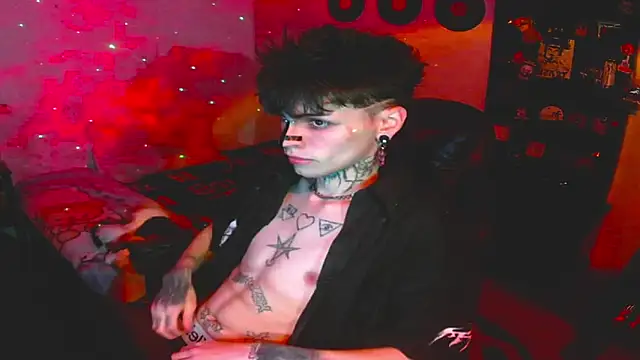 Snapshot of prince_x_dark chatting on October 14, 4:35 am prince x dark online show from October 14, 4:35 am