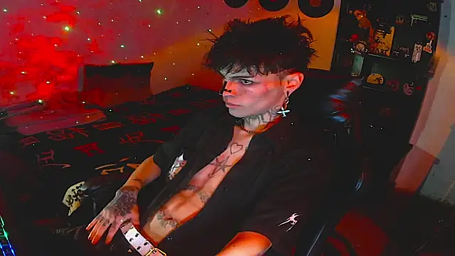 Snapshot of prince_x_dark chatting on October 21, 4:13 am prince x dark online show from October 21, 4:13 am