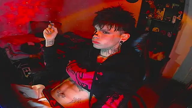 Snapshot of prince_x_dark chatting on October 22, 6:35 am prince x dark online show from October 22, 6:35 am