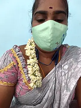 Snapshot of Tamil_riyalini12 chatting on November 20, 4:12 am Tamil riyalini12 online show from November 20, 4:12 am