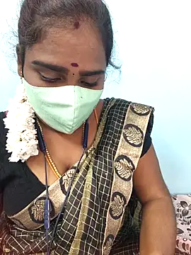 Snapshot of Tamil_riyalini12 chatting on November 22, 5:23 pm Tamil riyalini12 online show from November 22, 5:23 pm