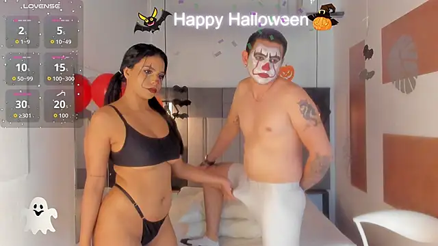 Snapshot of FreyrStone chatting on October 31, 9:27 pm FreyrStone online show from October 31, 9:27 pm