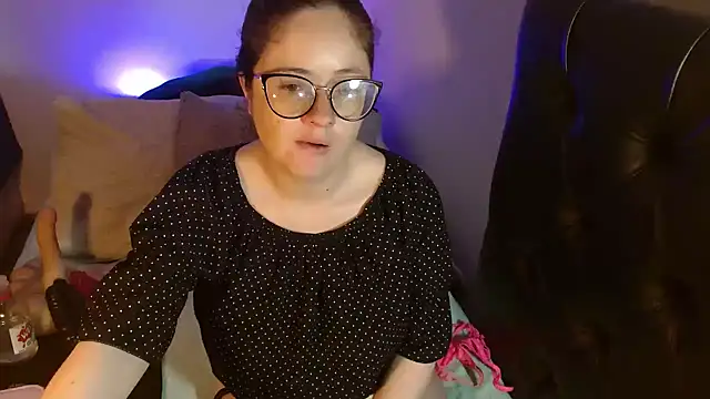 KrystalAdams online show from September 16, 12:28 pm